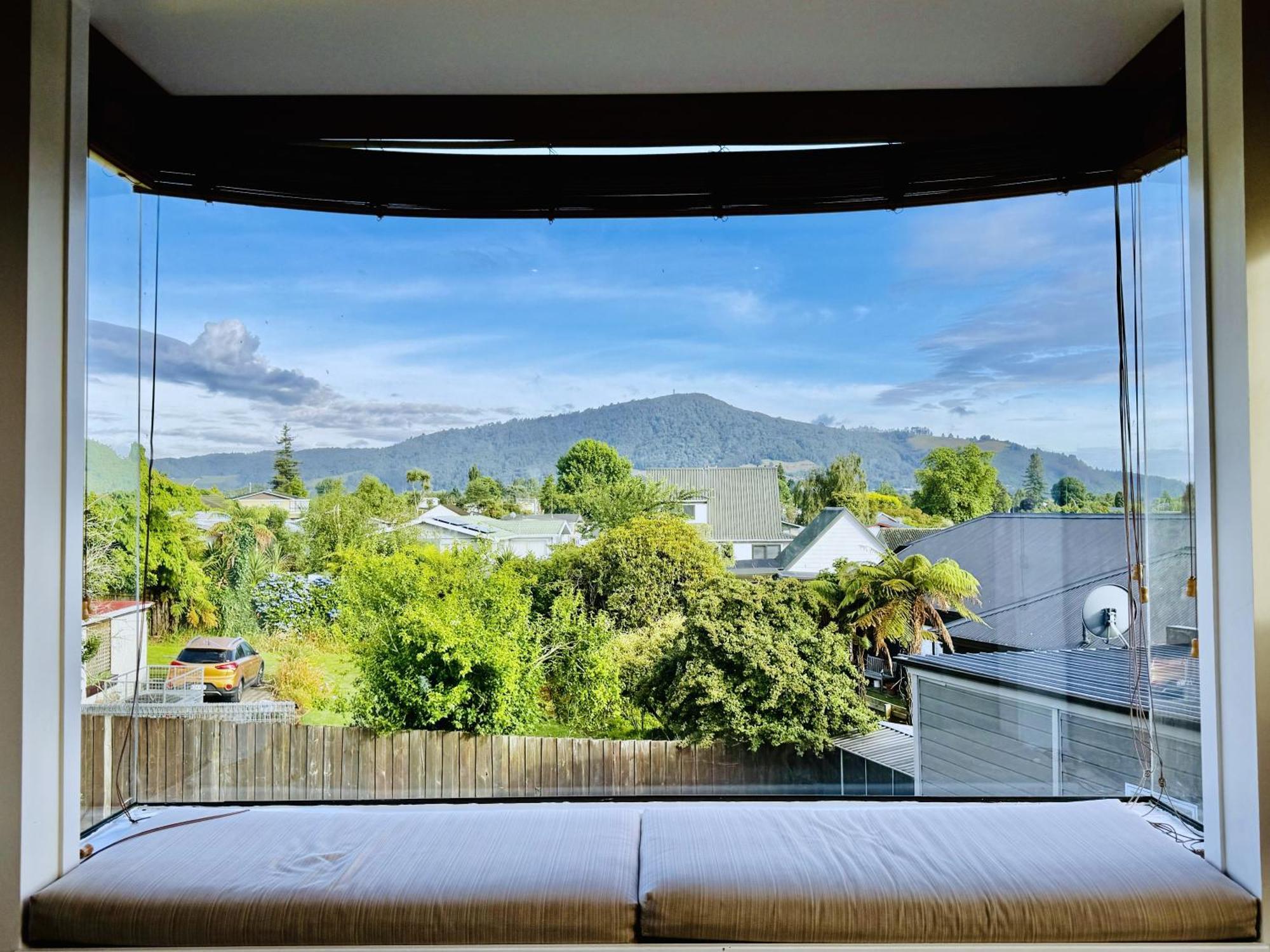 Spacious Retreat With Mountain View Distretto di Distretto di Rotorua Esterno foto