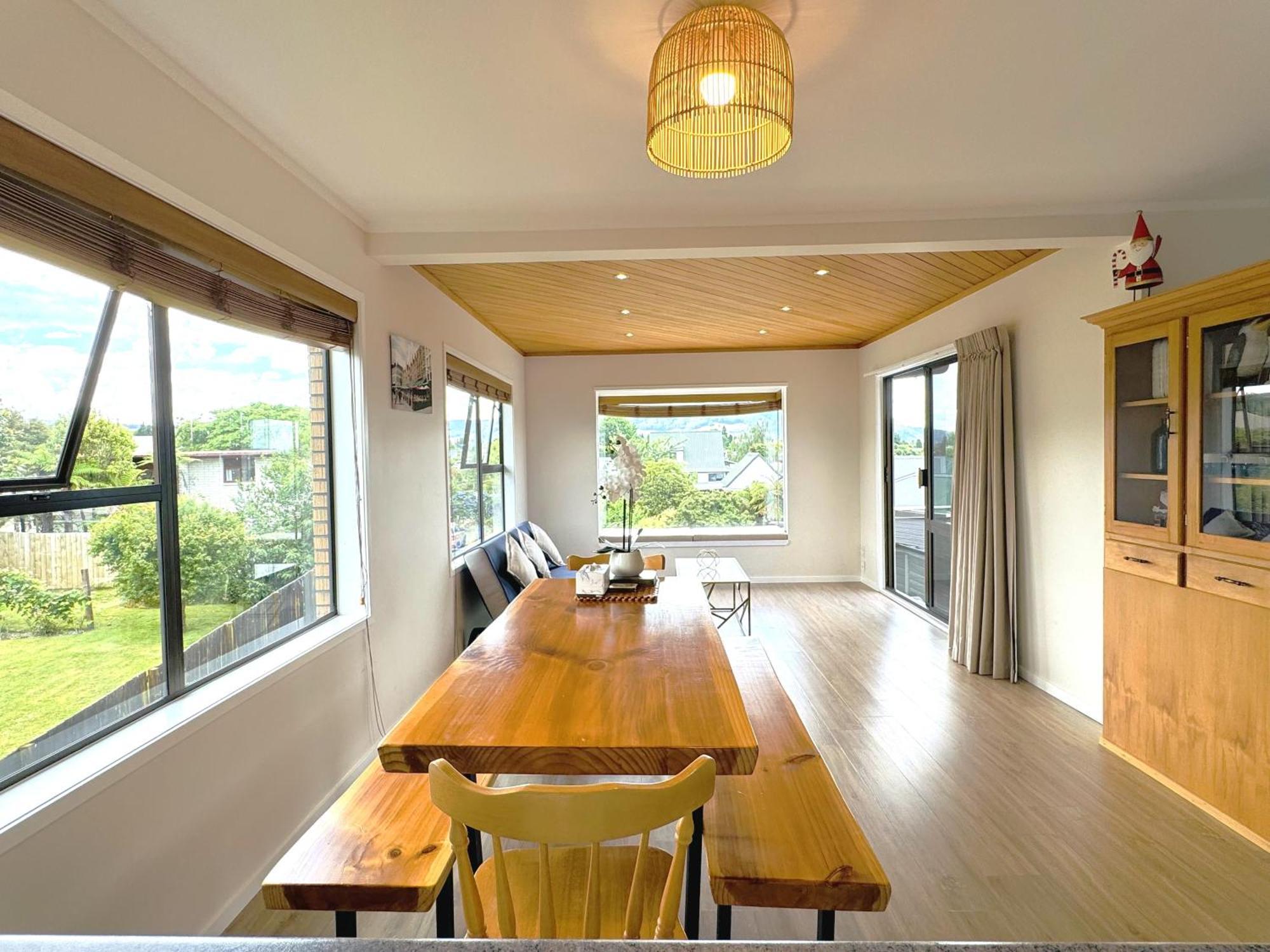 Spacious Retreat With Mountain View Distretto di Distretto di Rotorua Esterno foto